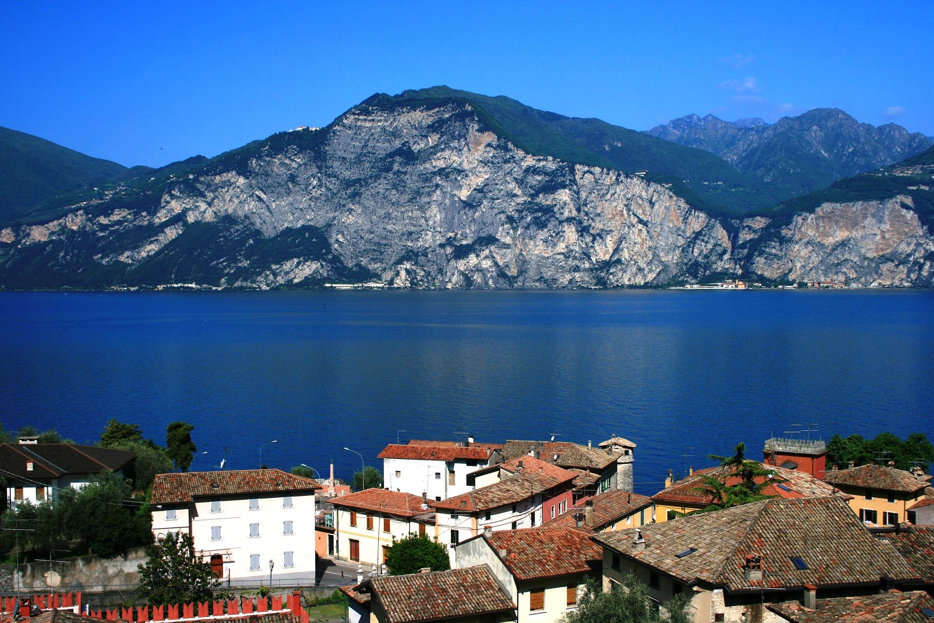 cassone-paese_con_spiaggia_malcesine.jpg